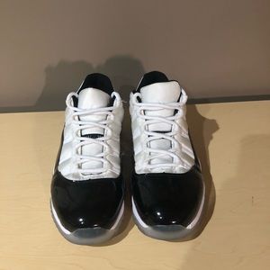 Air Jordan 11 Concord